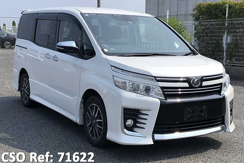 Toyota / Voxy 2016